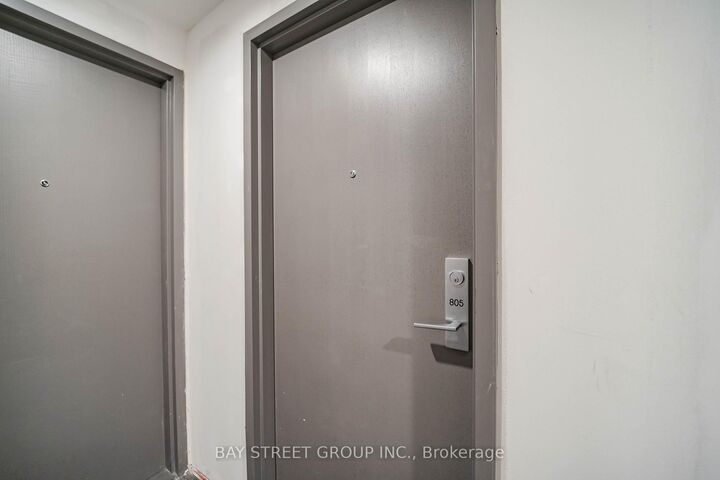 Property Photo:  150 East Liberty Street 805  ON M6K 3R5 