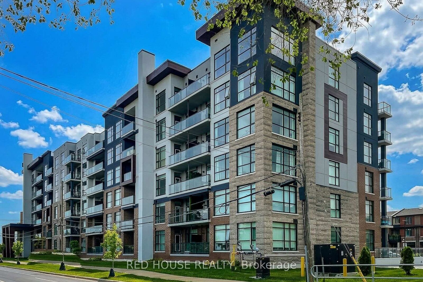 Property Photo:  600 North Service Road 324  ON L8E 5A7 