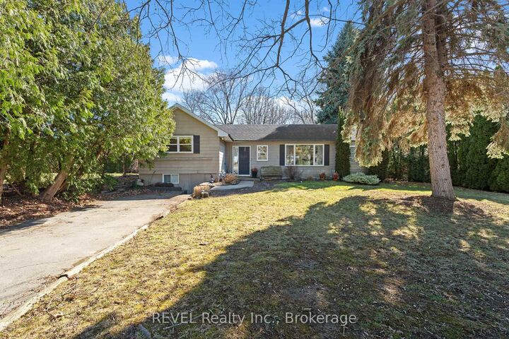Property Photo:  639 Penner Street  ON L0S 1T0 