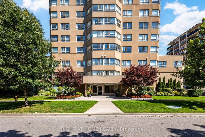 Property Photo:  4 Park Vista Drive 912  ON M4B 3M8 