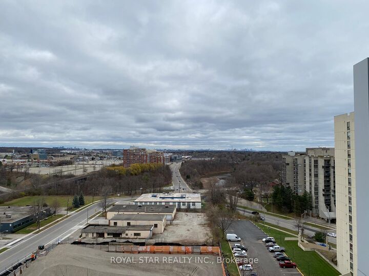 Property Photo:  65 Speers Road 1204  ON L6K 0J1 