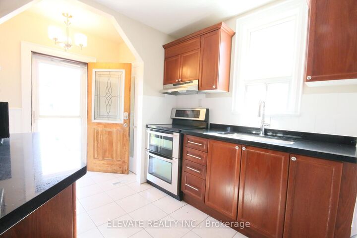 Property Photo:  66 Hartley Avenue Main  ON M6E 4E8 