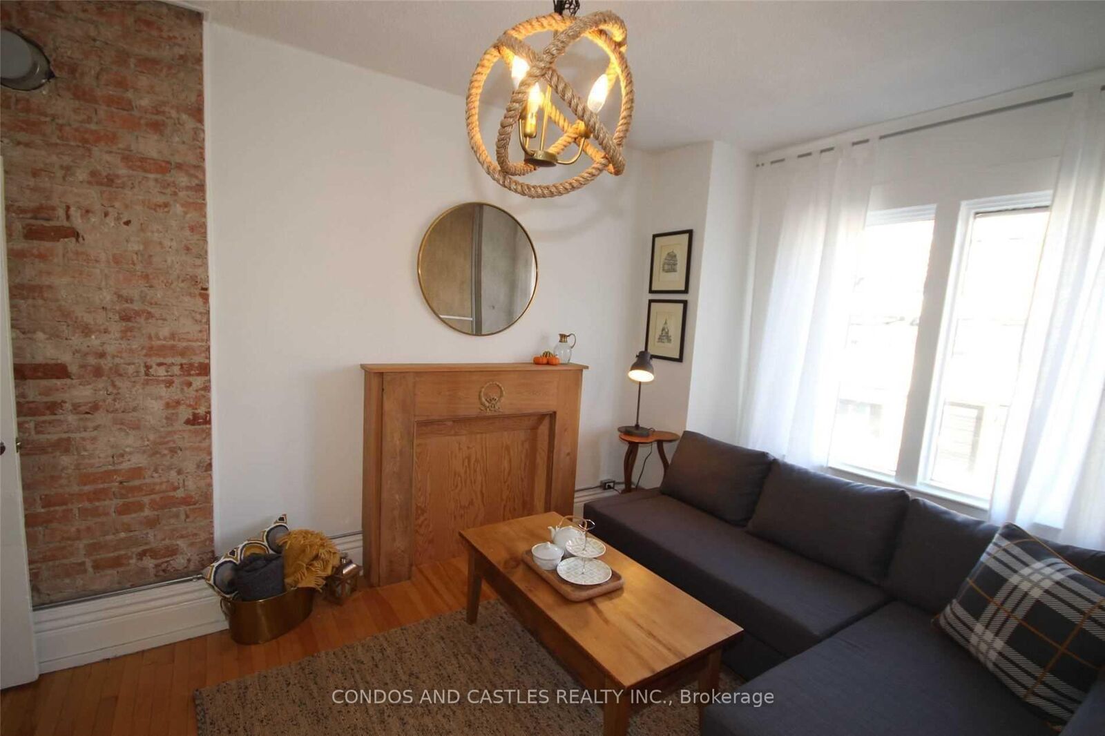 Property Photo:  467 Richmond Street E 2  ON M5A 1R1 