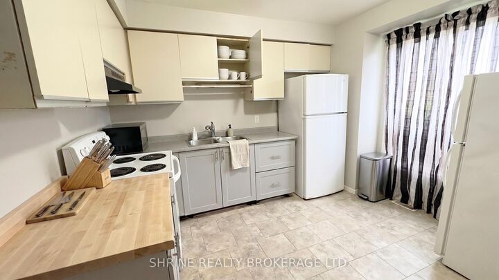 Property Photo:  550 Second Street 52  ON N5V 3S3 