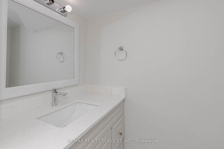 Property Photo:  2 Gervais Drive  ON L6Y 2Z2 
