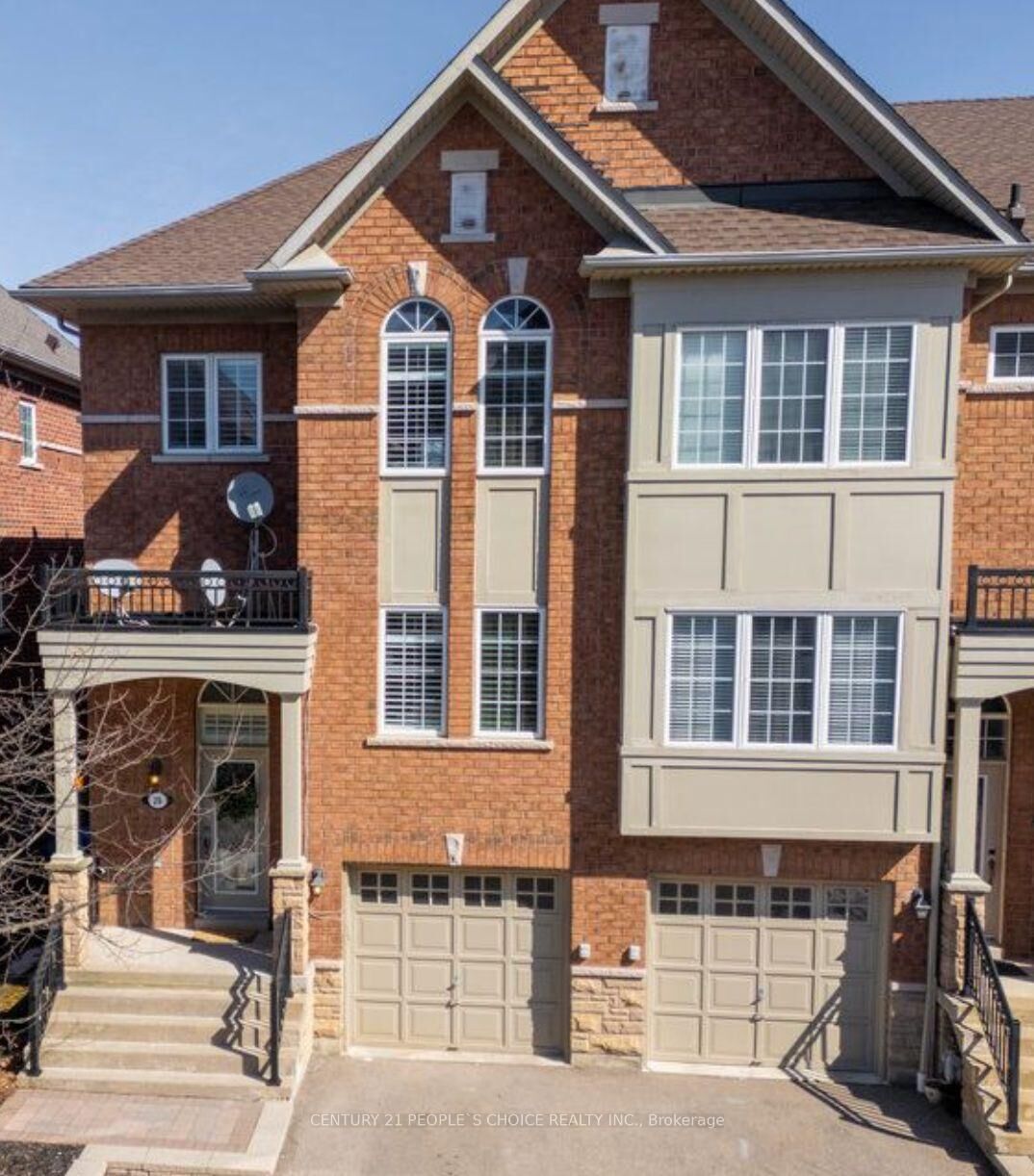 Property Photo:  230 Paisley Boulevard W 24  ON L5B 0C5 