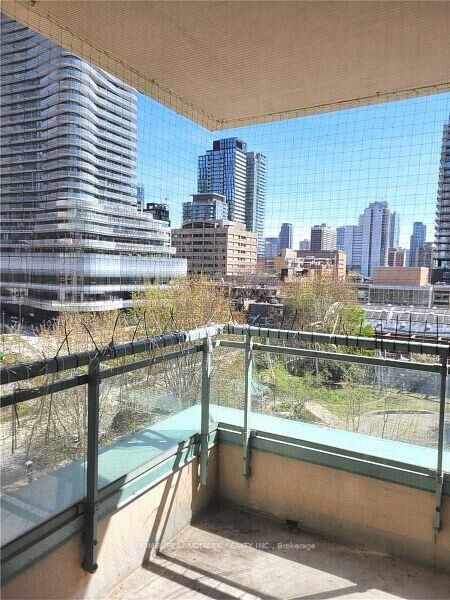 Property Photo:  889 Bay Street 601  ON M5S 3K5 
