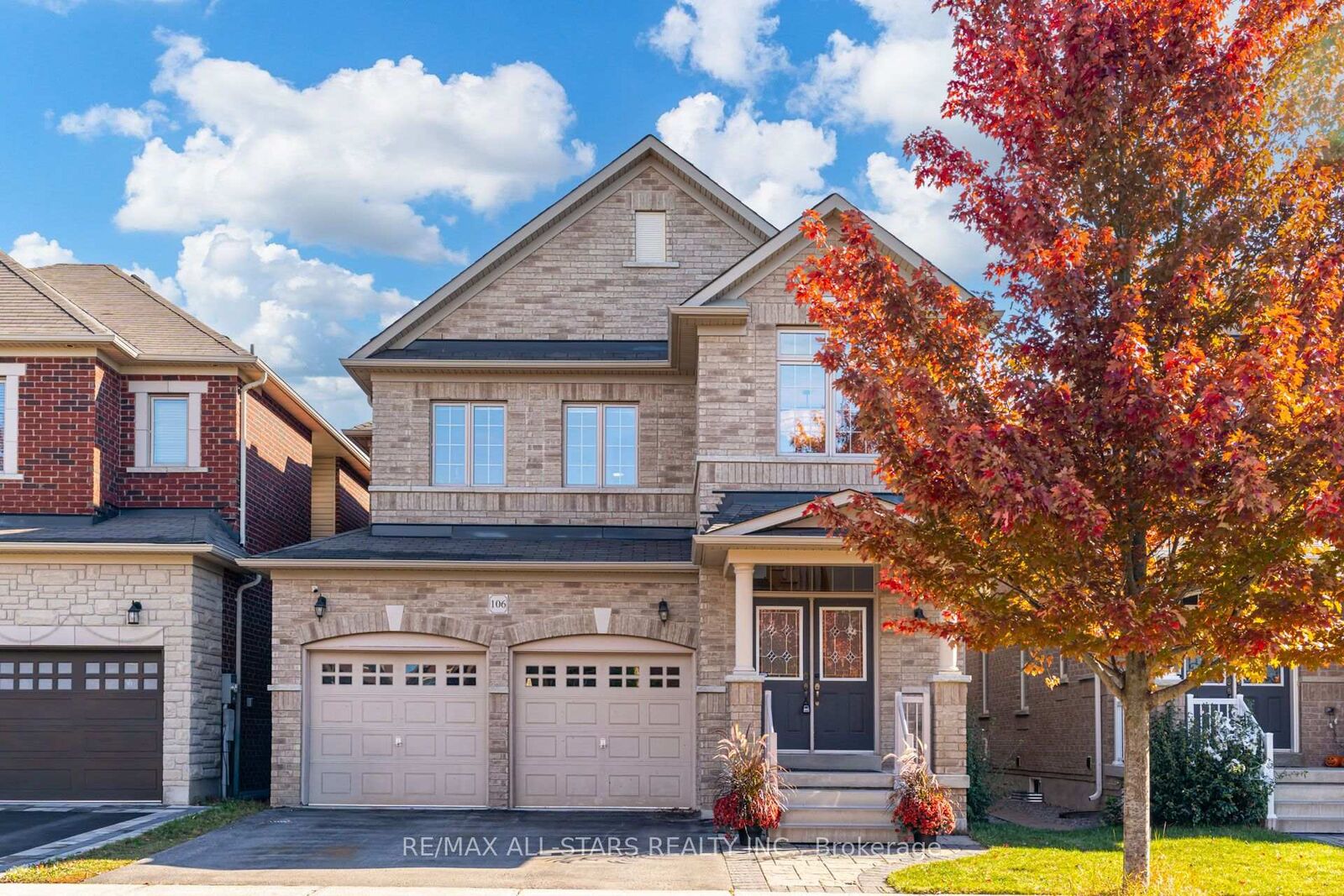 Property Photo: 106 Creekland Avenue ON L4A 1X4
