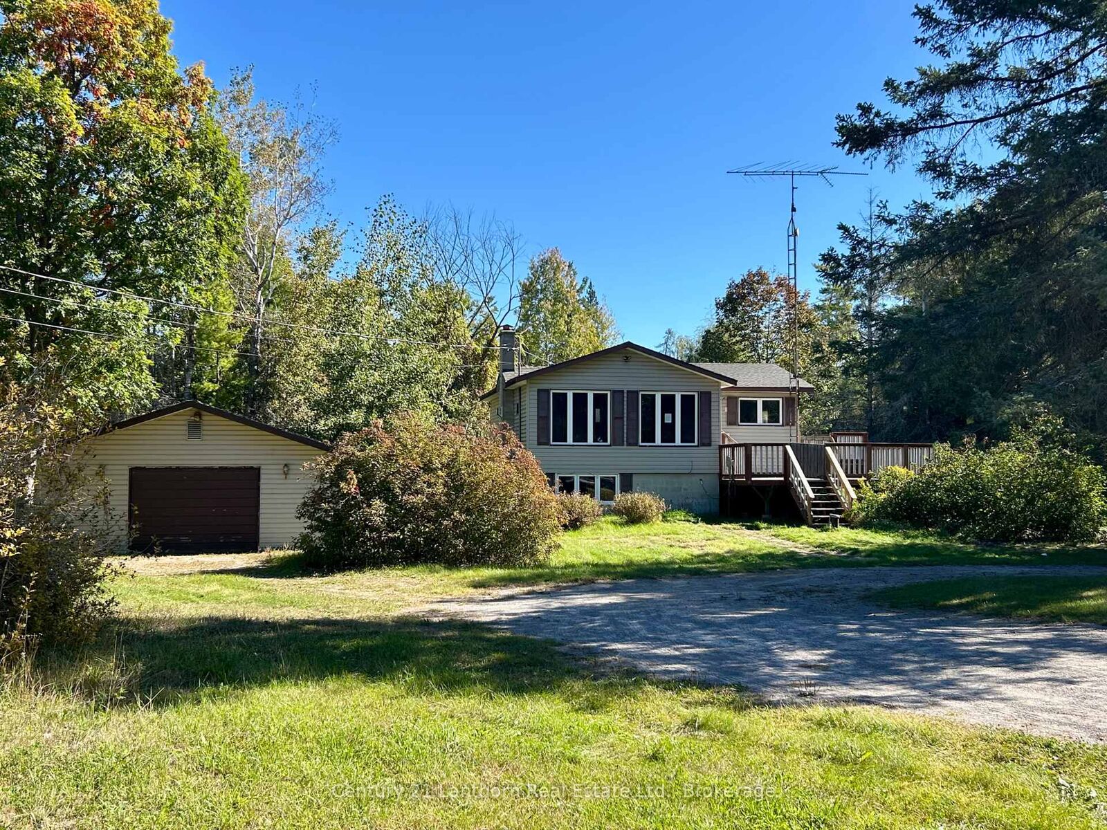 Property Photo: 67 Rockhaven Crescent ON K0K 2M0