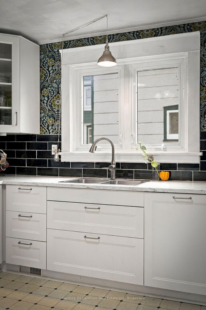 Property Photo: 9 South Park Street ON K8P 2W8