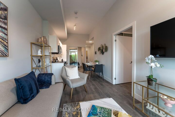 Property Photo:  80 Bond Street E 1407  ON L1G 0E6 