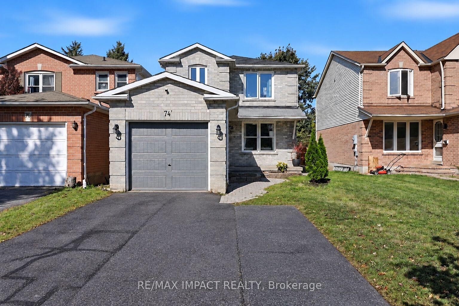 Property Photo:  74 Yorkville Drive  ON L1E 2A6 