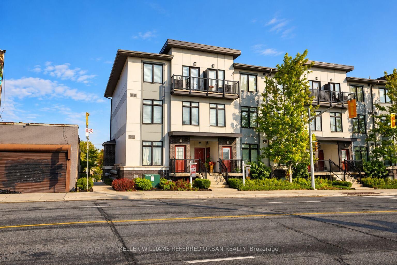 Property Photo:  630 Rogers Road 25  ON M6M 1C1 