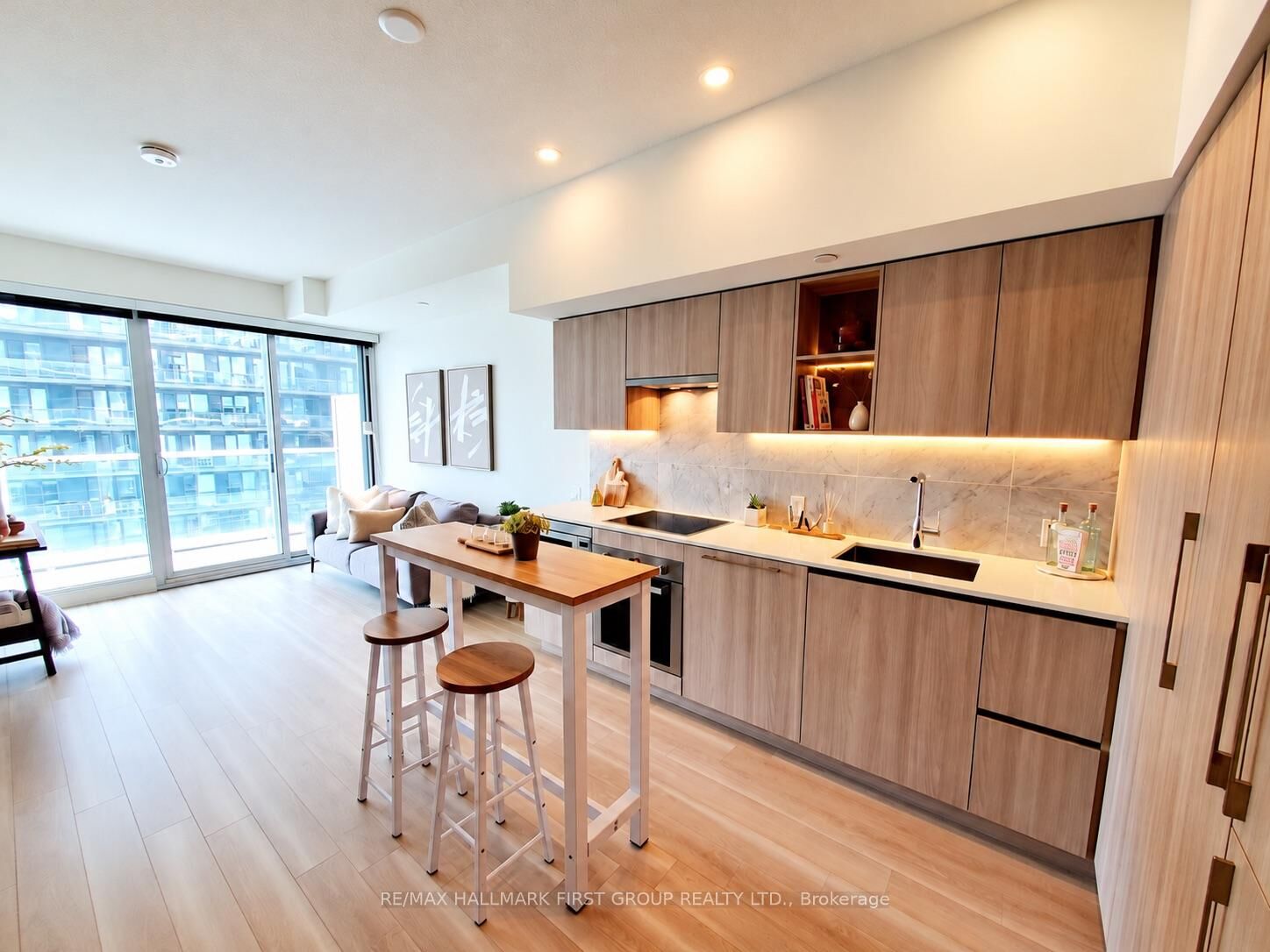 Property Photo:  19 Bathurst Street 2701  ON M5V 0N2 