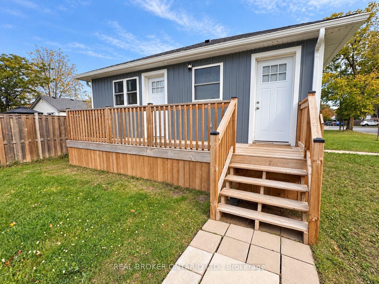 Property Photo:  15 Keele Street Unit B  ON L2T 1M8 
