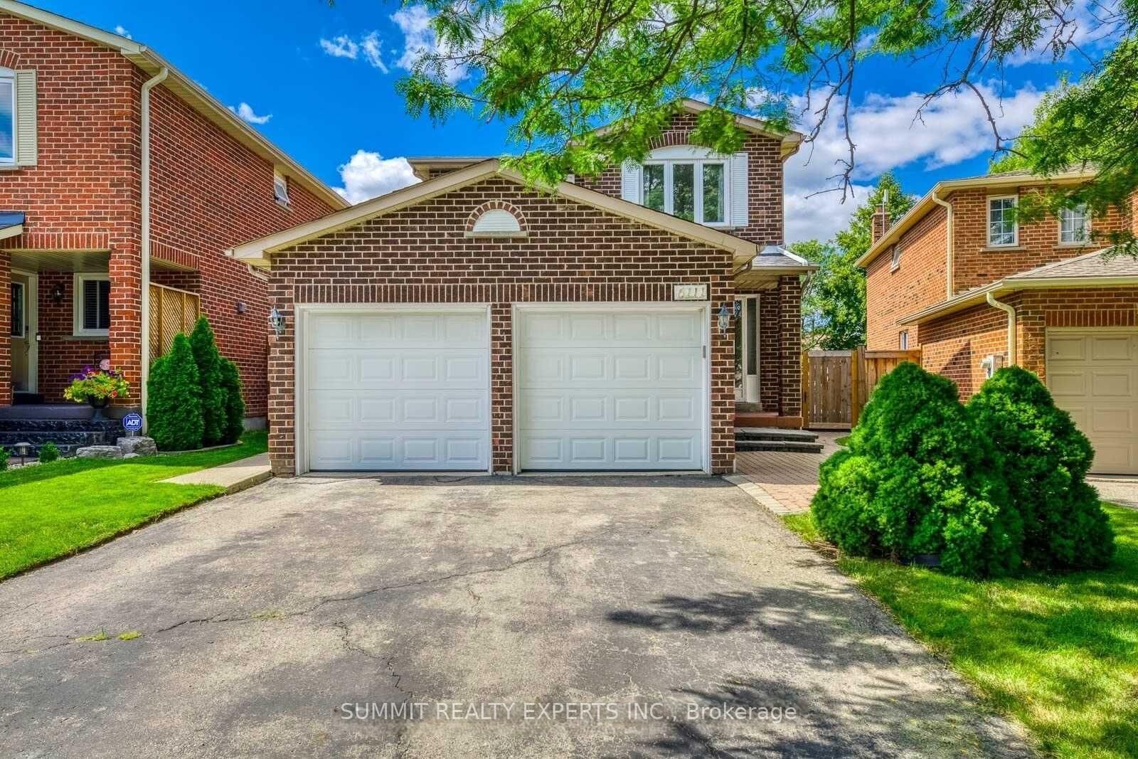Property Photo:  6111 Camgreen Circle  ON L5N 4N2 