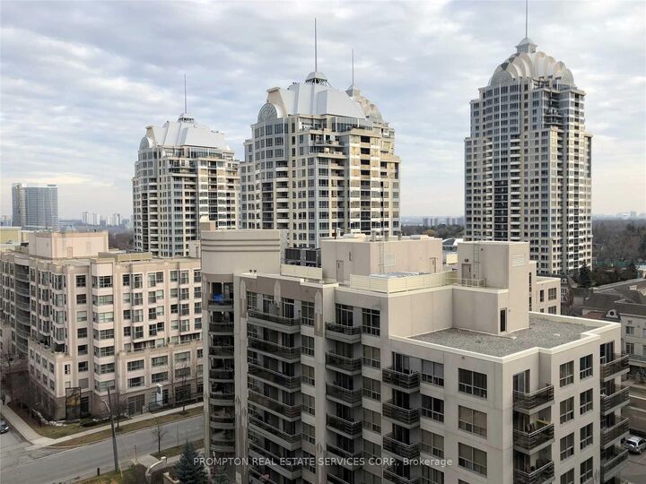 Property Photo: 7 Kenaston Gardens 905 ON M2K 0E9