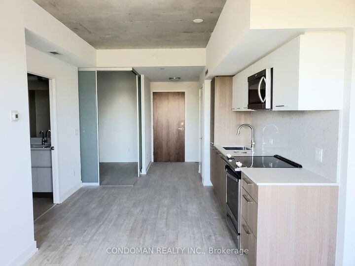 Property Photo:  30 Baseball Place 926  ON M4M 0E8 