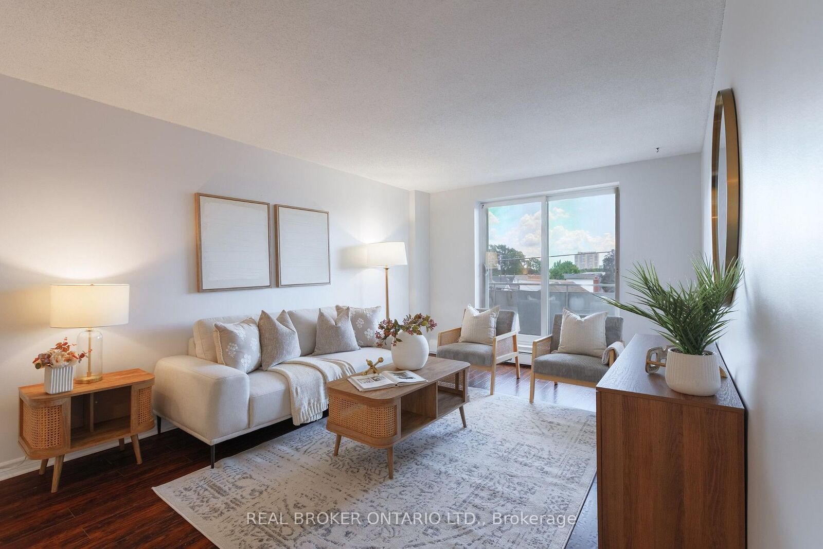 Property Photo:  893 Concession Street 202  ON L8V 1E7 