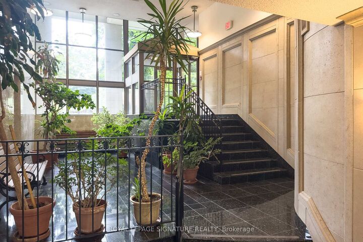 Property Photo:  65 Scadding Avenue 722  ON M5A 4L1 