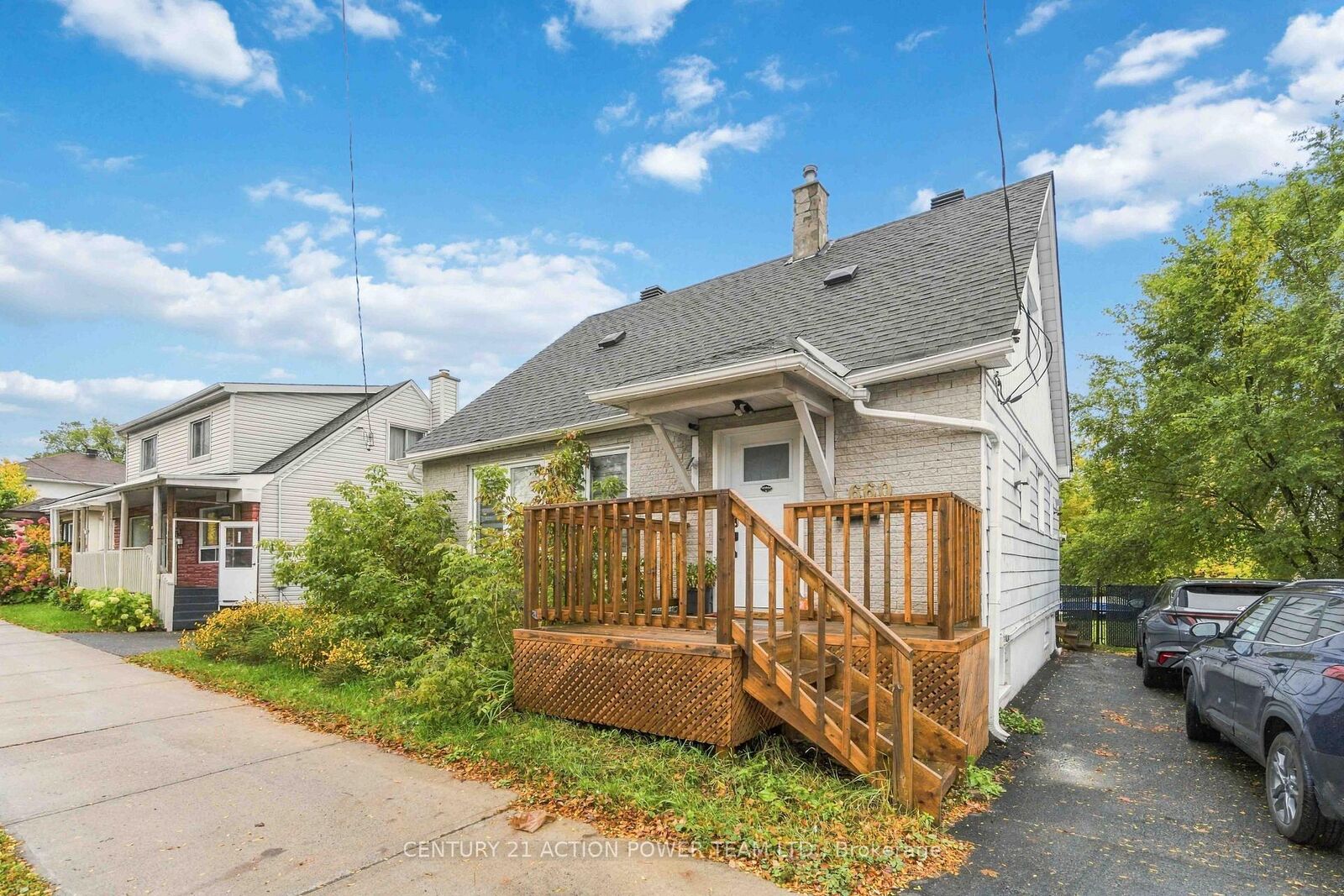 Property Photo:  660 St Laurent Boulevard  ON K1K 3A5 