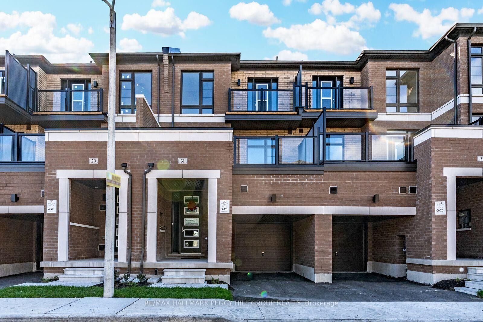 Photo de la propriété:  31 Bluebird Lane  ON L4N 6A3 