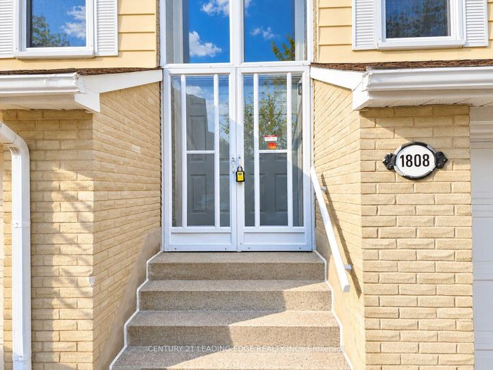 Photo de la propriété:  1808 John Street  ON L3T 1Y9 