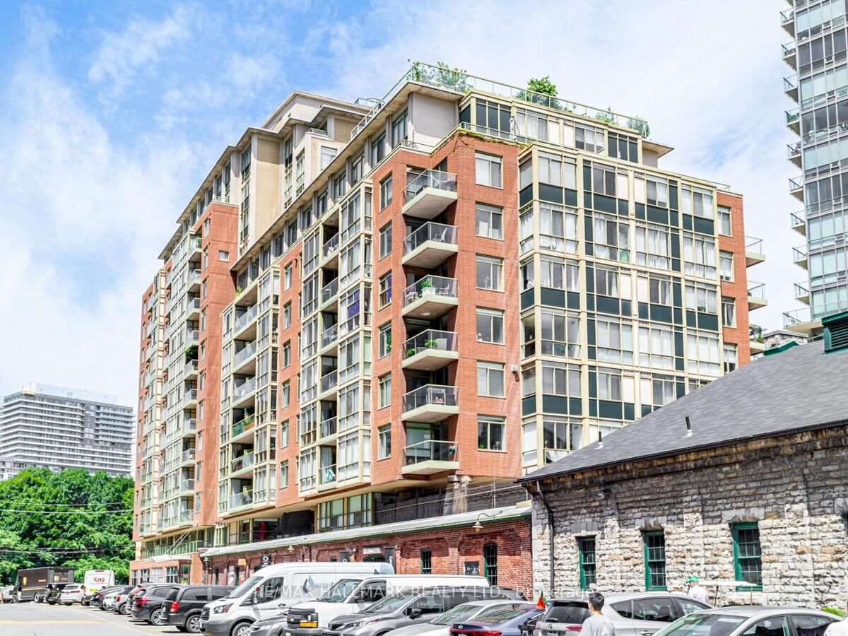 Property Photo:  39 Parliament Street 1102  ON M5A 4R2 