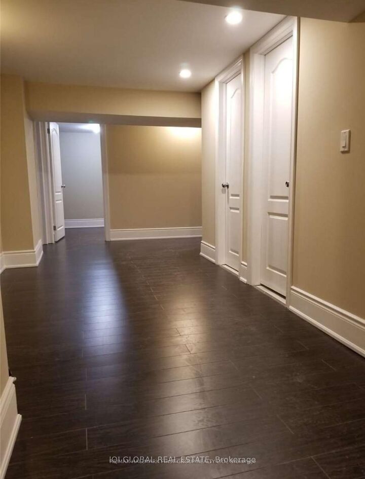 Property Photo:  54 Bethune Boulevard Lower  ON M1M 3C1 