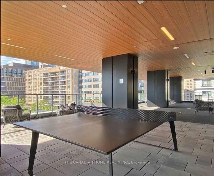 Property Photo:  319 Jarvis Street W 3107  ON M5E 1Z5 