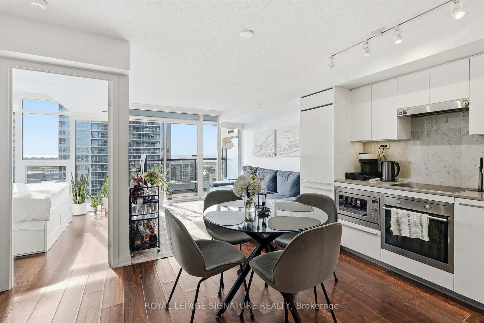 Property Photo: 70 Queens Wharf Road 2115 ON M5V 0J2