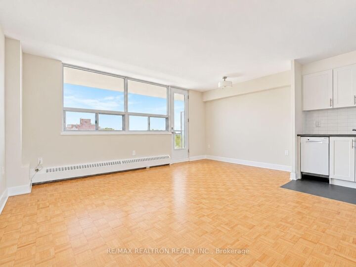 Property Photo:  1500 Bathurst Street 1004  ON M5P 3L3 