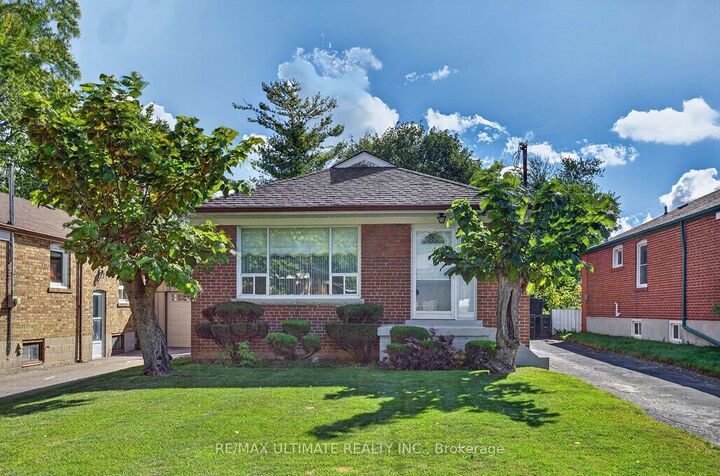 Property Photo:  85 Roebuck Drive  ON M1K 2H6 