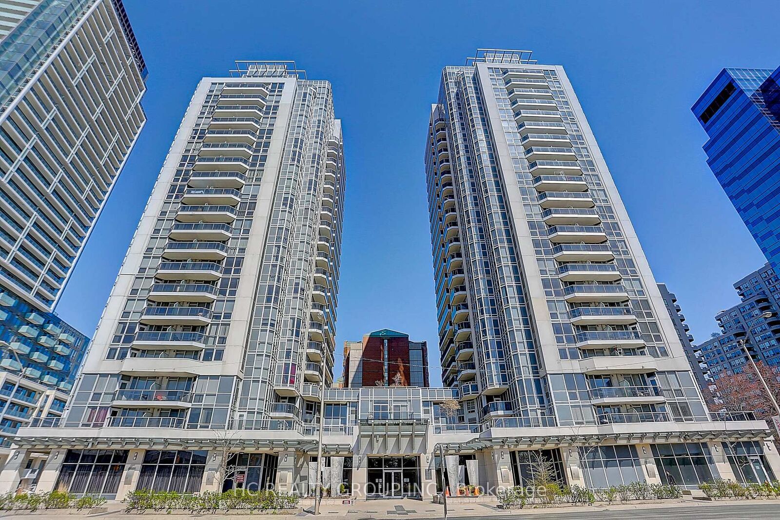 Property Photo:  5791 Yonge Street 1909  ON M2M 3T9 