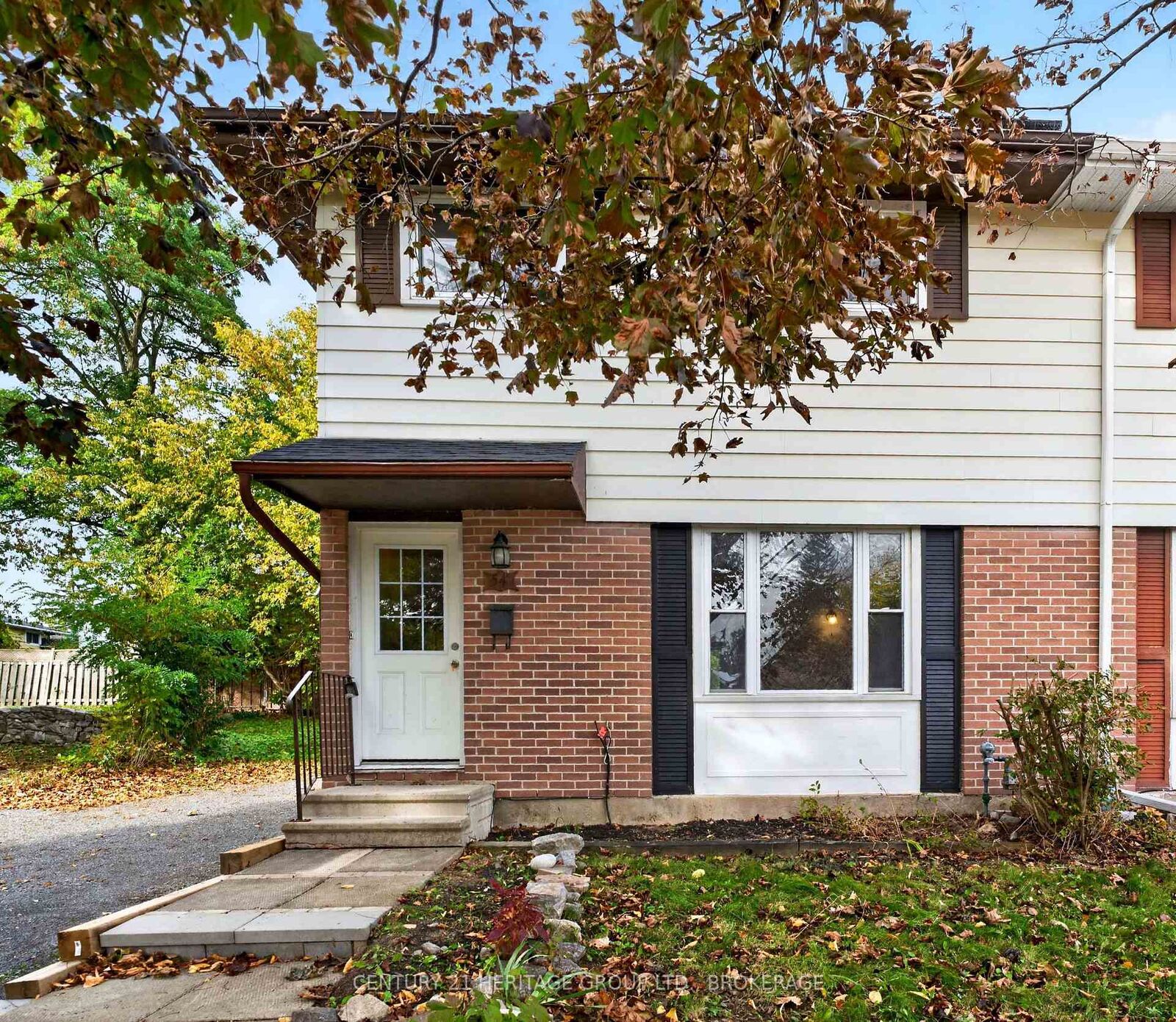Property Photo:  54 Woodstone Crescent  ON K7M 6K9 