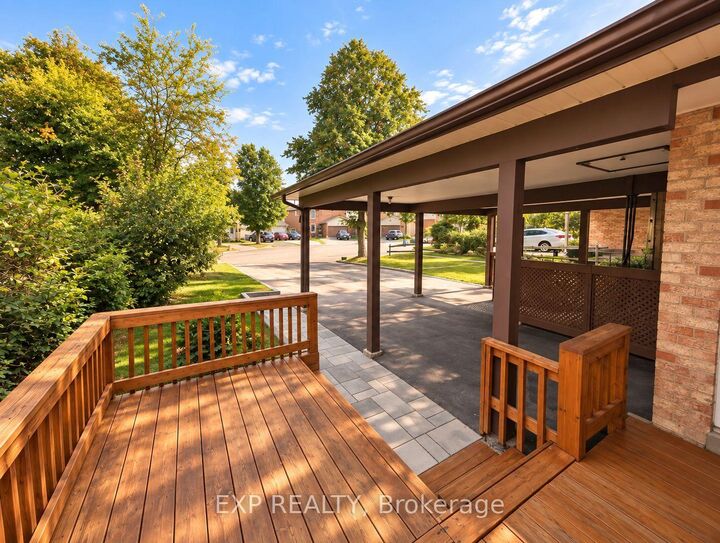 Property Photo: 36 Scribner Court ON L6Z 1M6