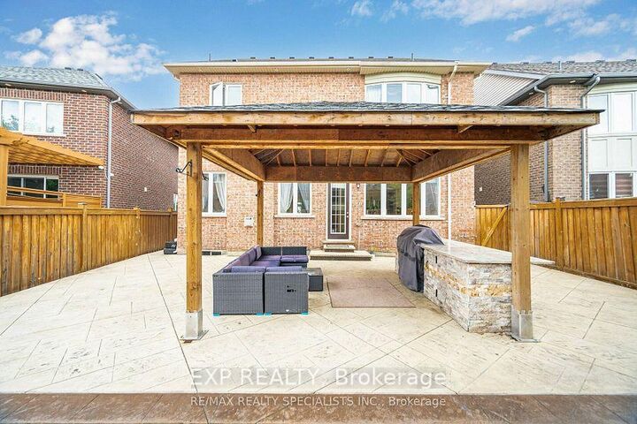 Property Photo:  448 Dougall Avenue Unit A  ON L7C 4A6 