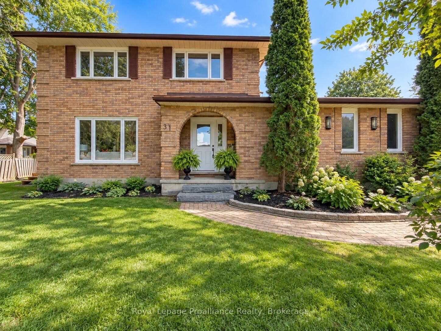 Property Photo:  3 Cooke Court  ON K8N 5N4 