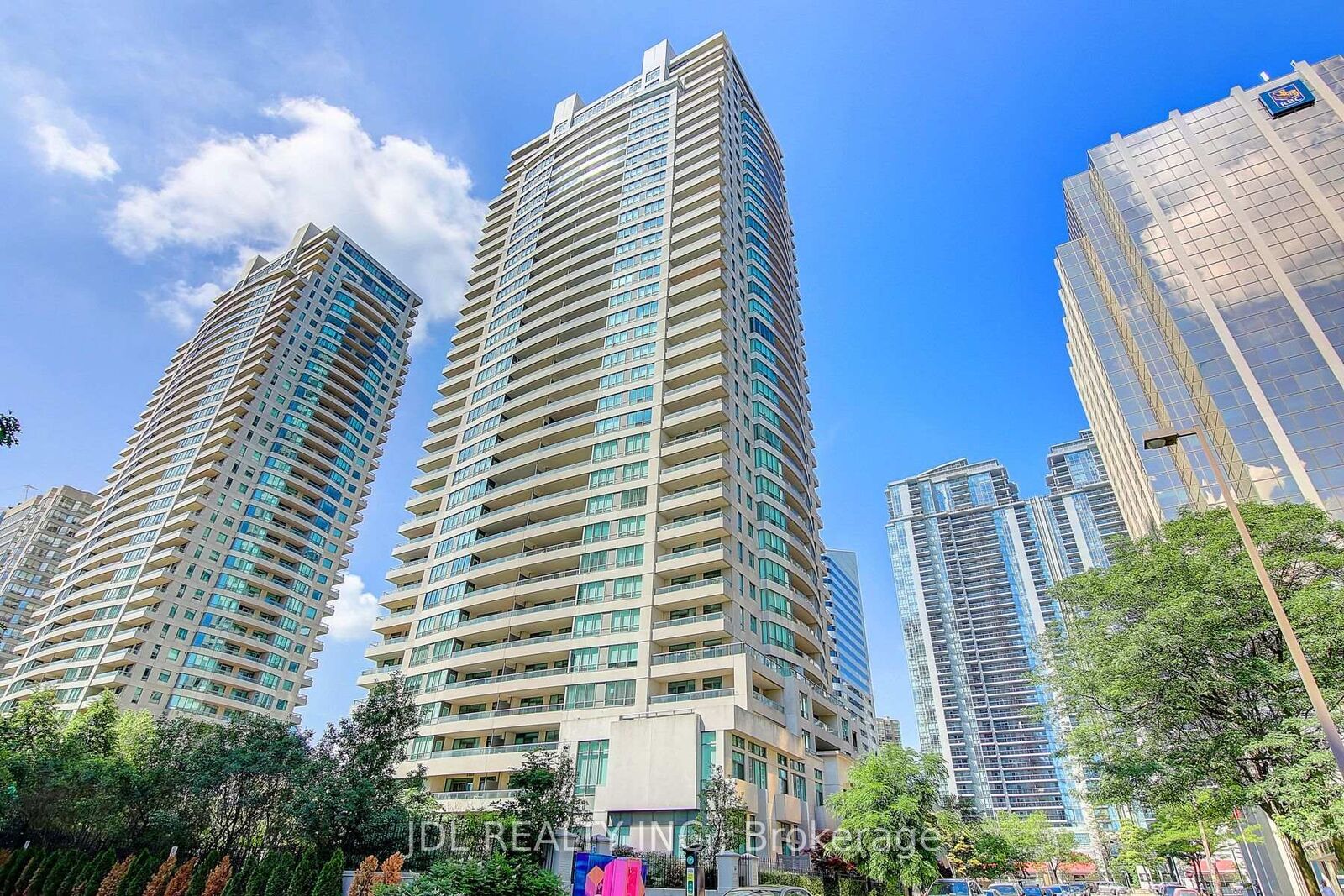 Property Photo:  23 Hollywood Avenue 1202  ON M2N 7L8 