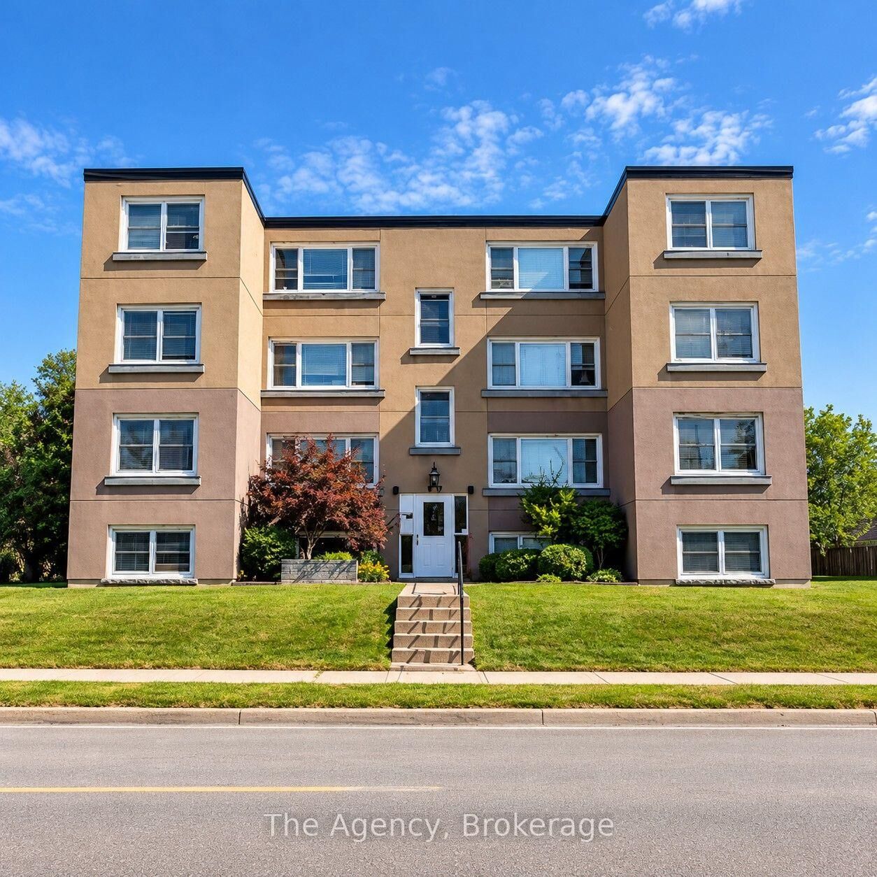 Property Photo:  139 Westchester Crescent 4  ON L2P 2N8 