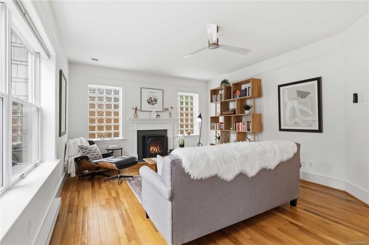 Property Photo:  1353 Grant St #4  BC V8R 1M2 