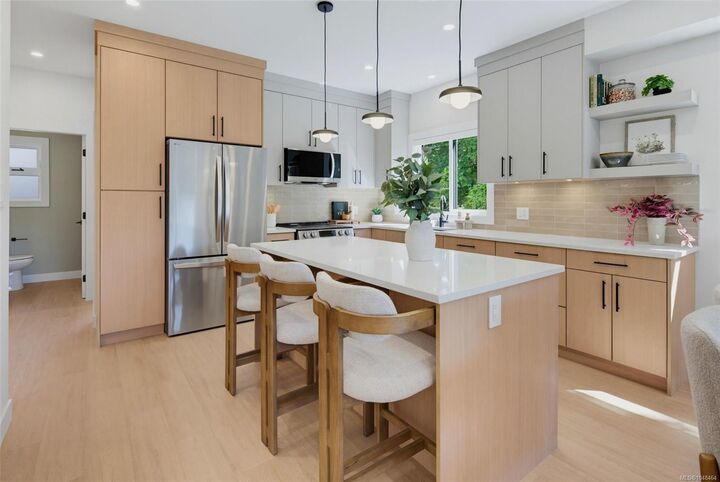 Property Photo:  970 Siskin Ridge  BC V9C 2X9 