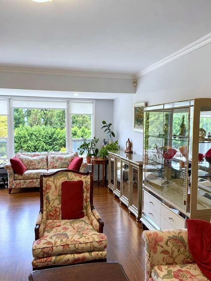 Property Photo:  1665 Queens Ave Avenue  BC V7V 2X5 