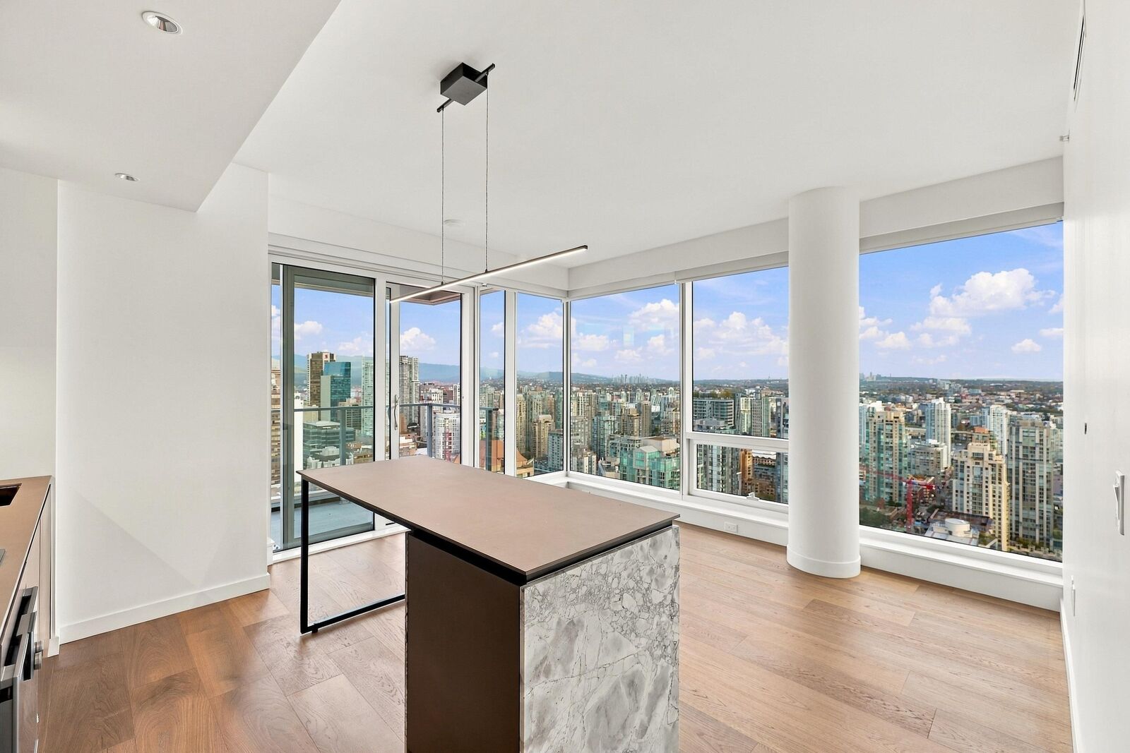 Property Photo:  1277 Hornby Street 3303  BC V6Z 1W2 
