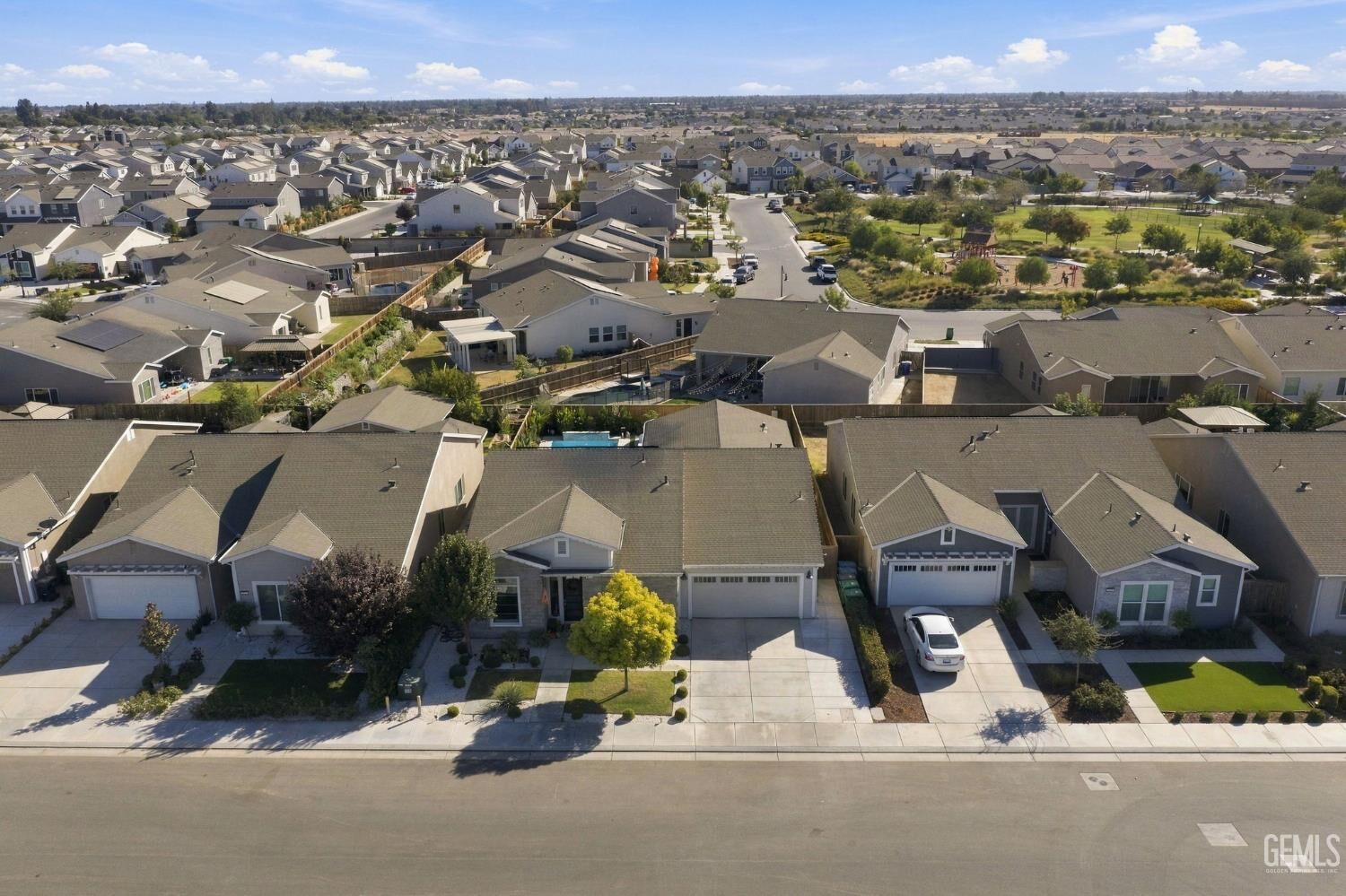 Property Photo: 9413 Glenwood Springs Lane CA 93263
