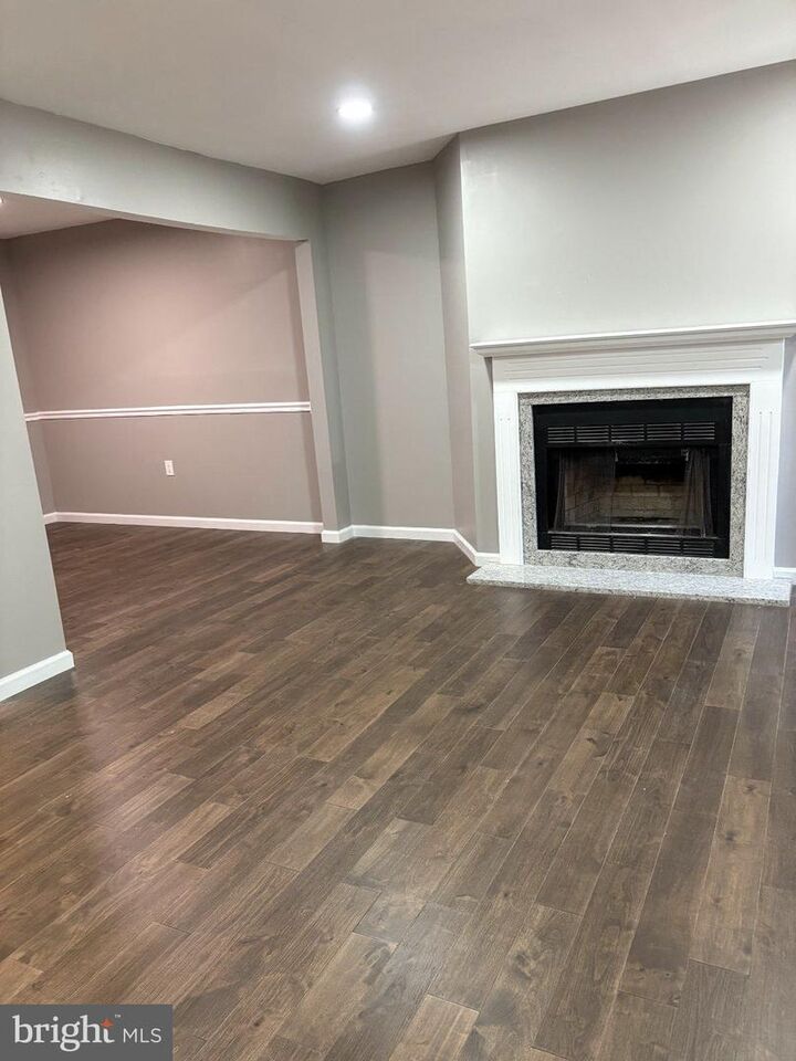 Property Photo:  5 Tudor Court  NJ 08628 