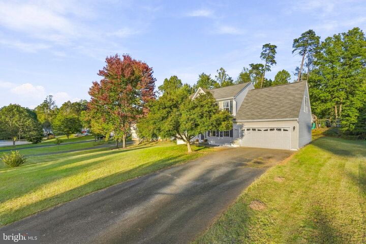 Property Photo:  8 Bonnie Lee Court  VA 22556 