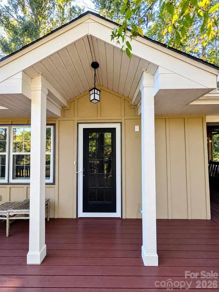 Property Photo:  8 Riverbend Drive  NC 28805 