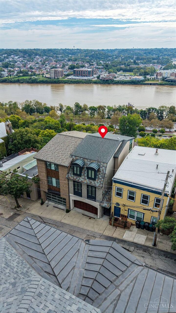 Property Photo: 953 Hill Street OH 45202