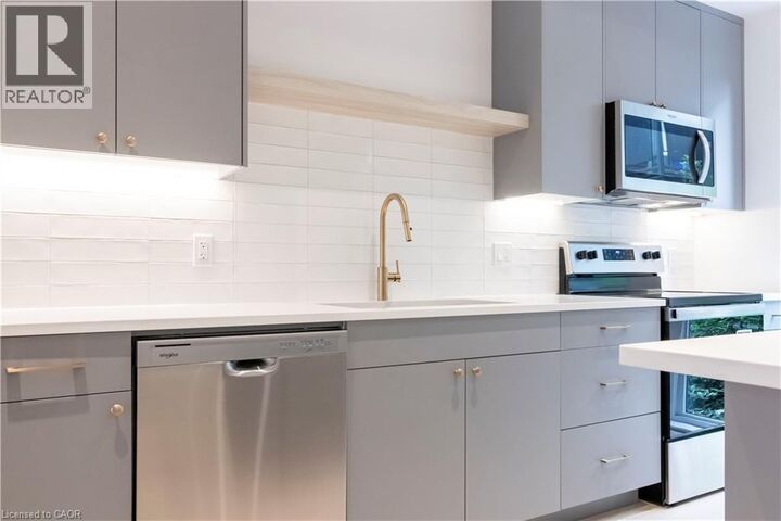 Property Photo:  114 South Madison Avenue South Unit 6  ON N2G 3M6 